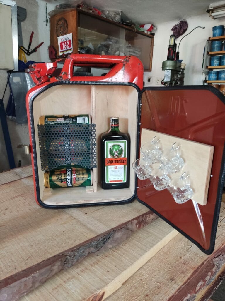 darčekové predmety, darcek, jagermeister, presents, kanister, kanister darcek, kanister bar, darčk pre muža